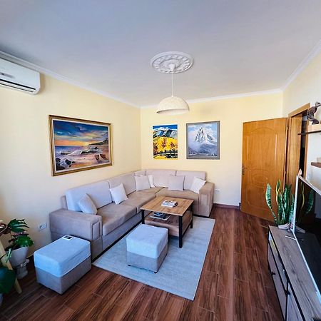 Cozy Central Apartment Tiranë Ngoại thất bức ảnh