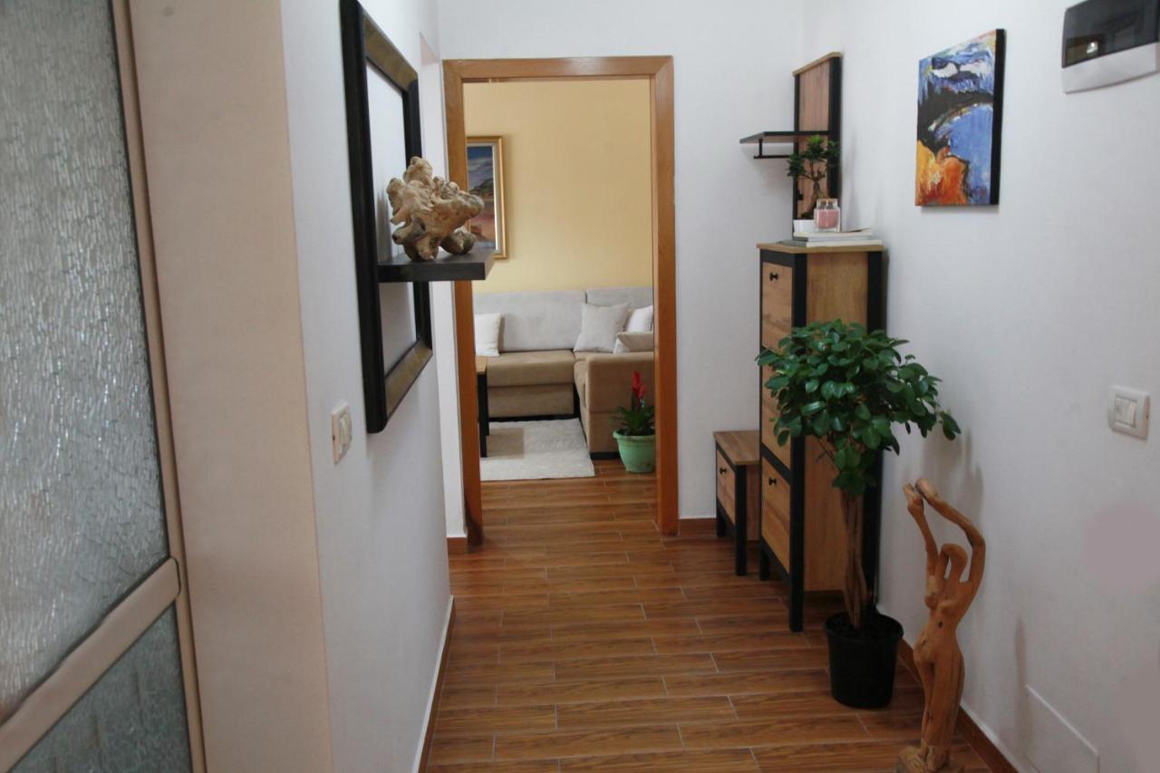 Cozy Central Apartment Tiranë Ngoại thất bức ảnh