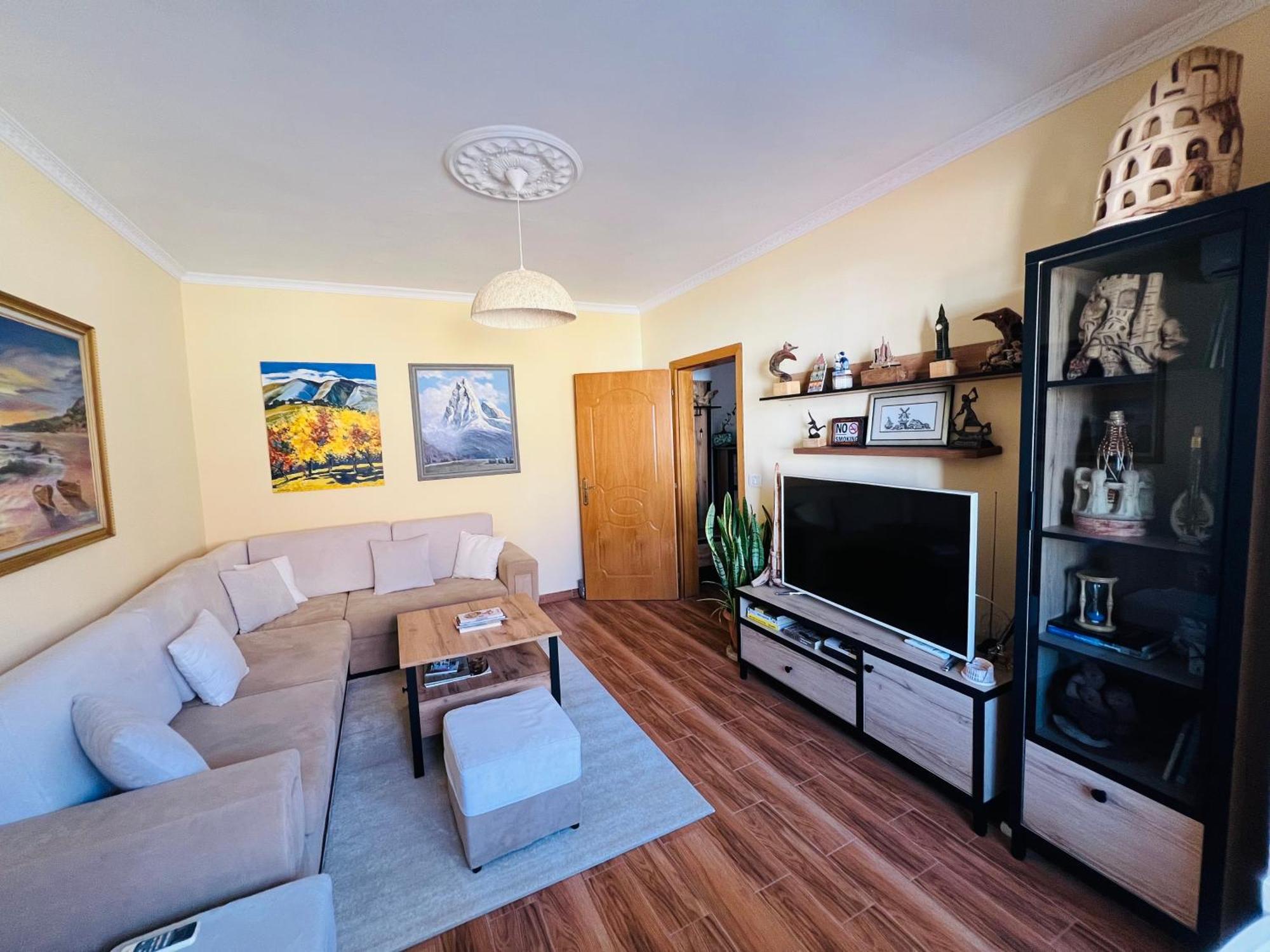 Cozy Central Apartment Tiranë Ngoại thất bức ảnh